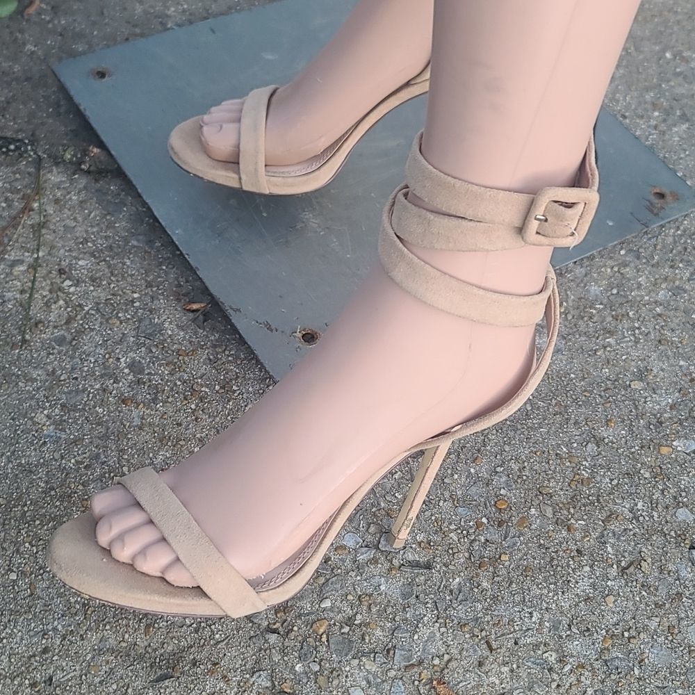 Olivia ferguson strappy tan heels